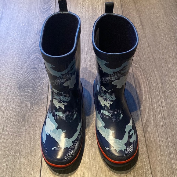 George boys Video themed boots. Size: 11 - Picture 7 of 7